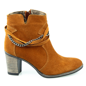 Botki ażurowe z łańcuszkiem