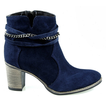 Botki ażurowe z łańcuszkiem