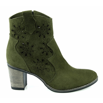 Botki ażurowe na słupku