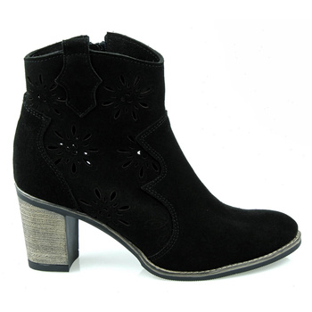 Botki ażurowe na słupku